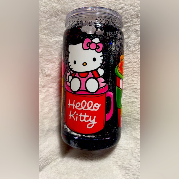 Kuromi & Hello Kitty Glitter snowglobe Tumbler - Picture 1 of 7